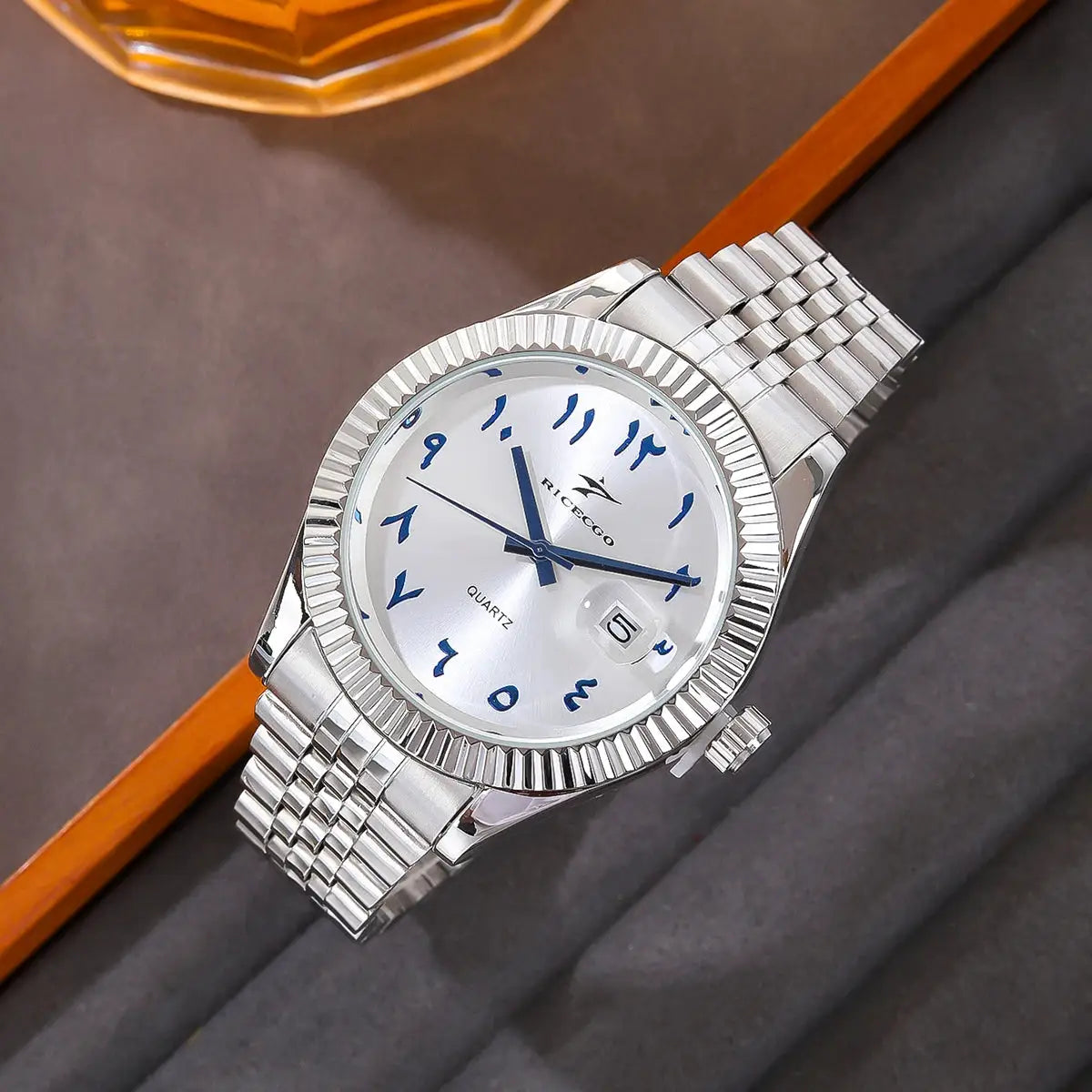 Mens Luxury Stainless Steel Quartz Wristwatch With Date Display For Classic Business And Casual Styles