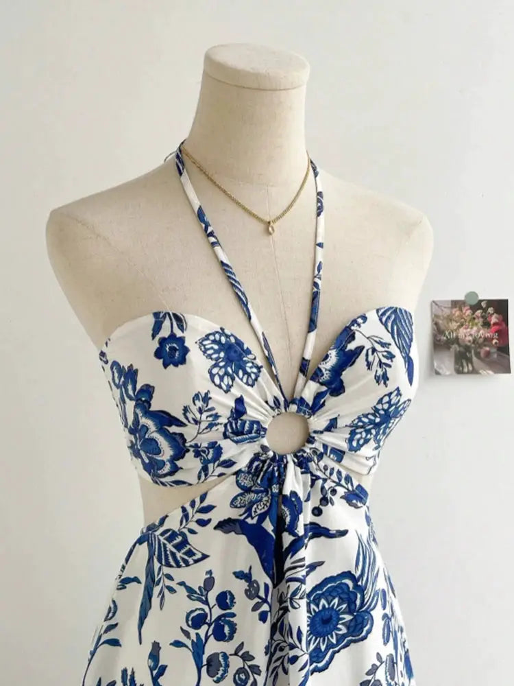 AzureVoyage Romantic Floral Print Halter Neck Dress Flattering A Line Silhouette For Effortless Vacation Style