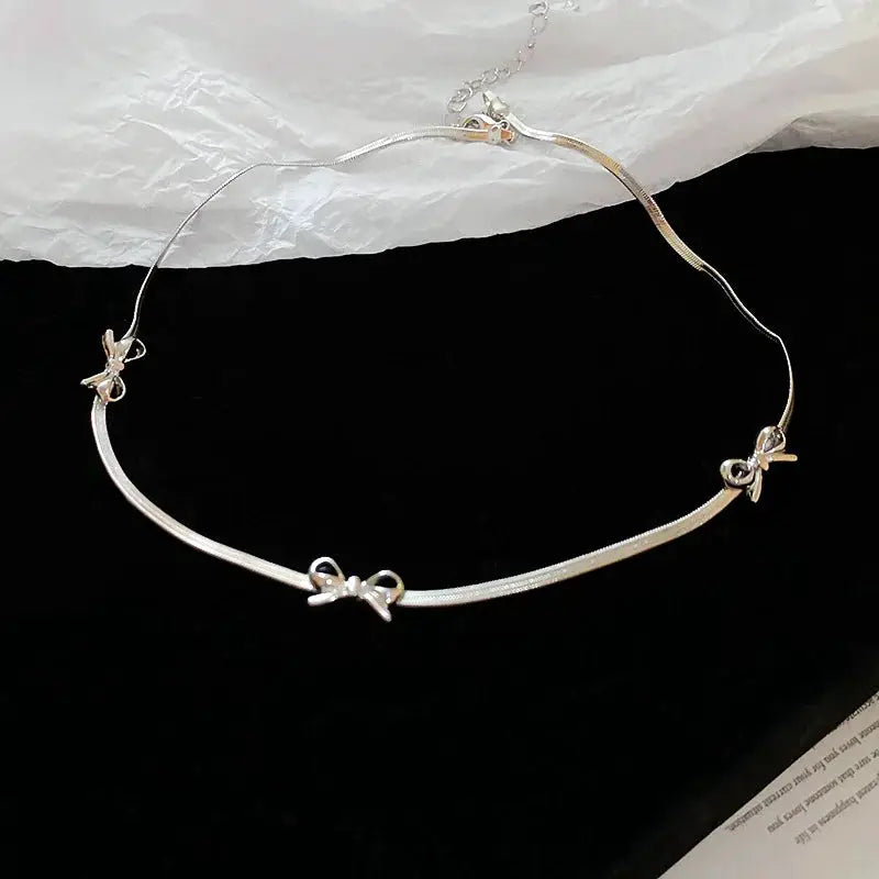 Bowknot Blade Choker Necklaces For Women Simple Temperament Collarbone Chain Fashion Jewelry