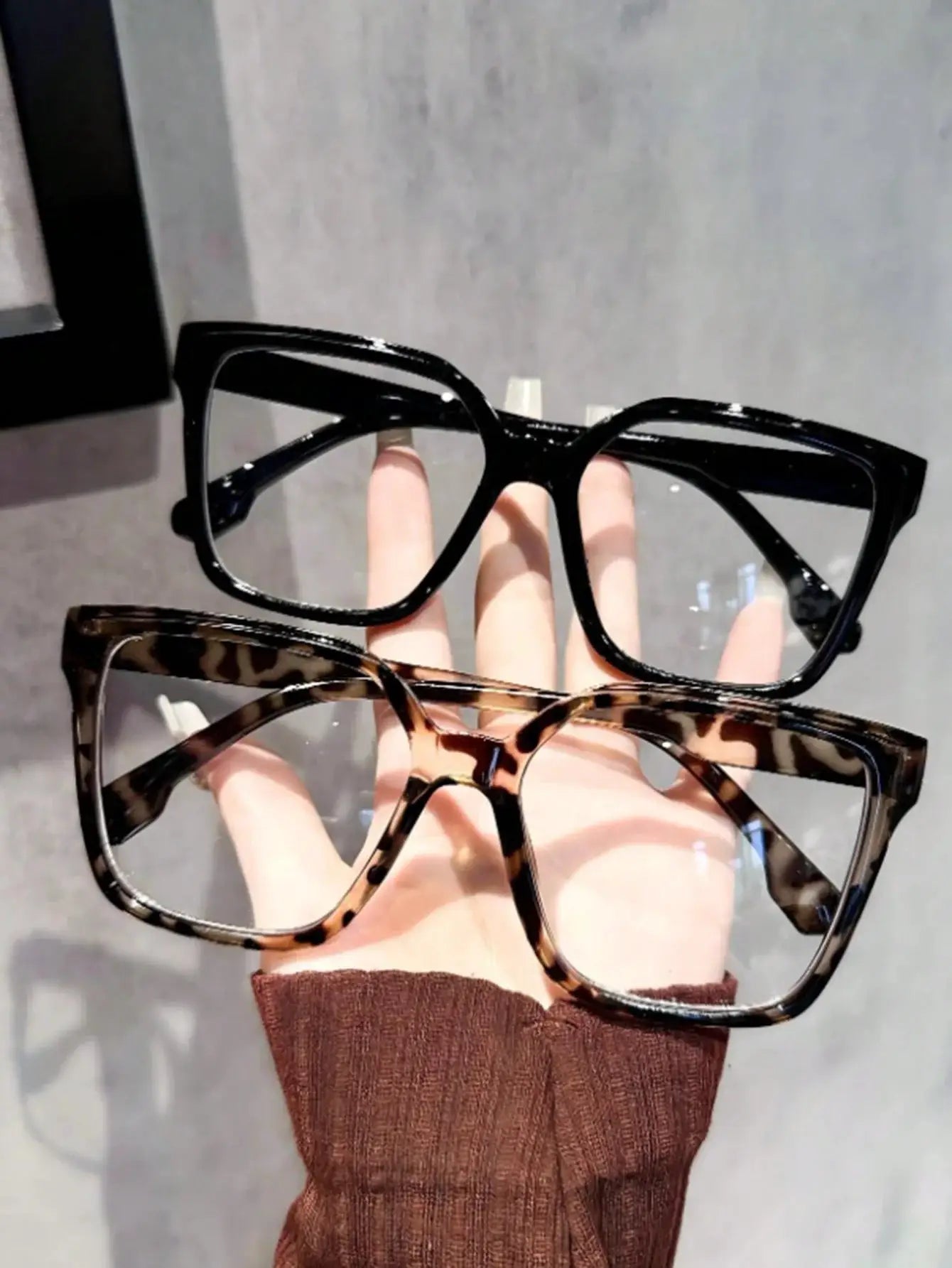 Aura Geometric Reading Glasses Unisex With Transparent Lenses Lightweight Plastic Frame For Daily Office Reading