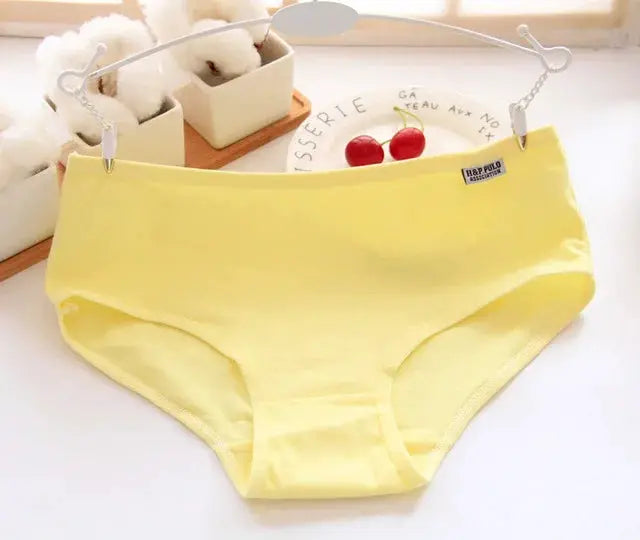Women's yellow cotton panties, breathable soft underpants, solid color briefs.