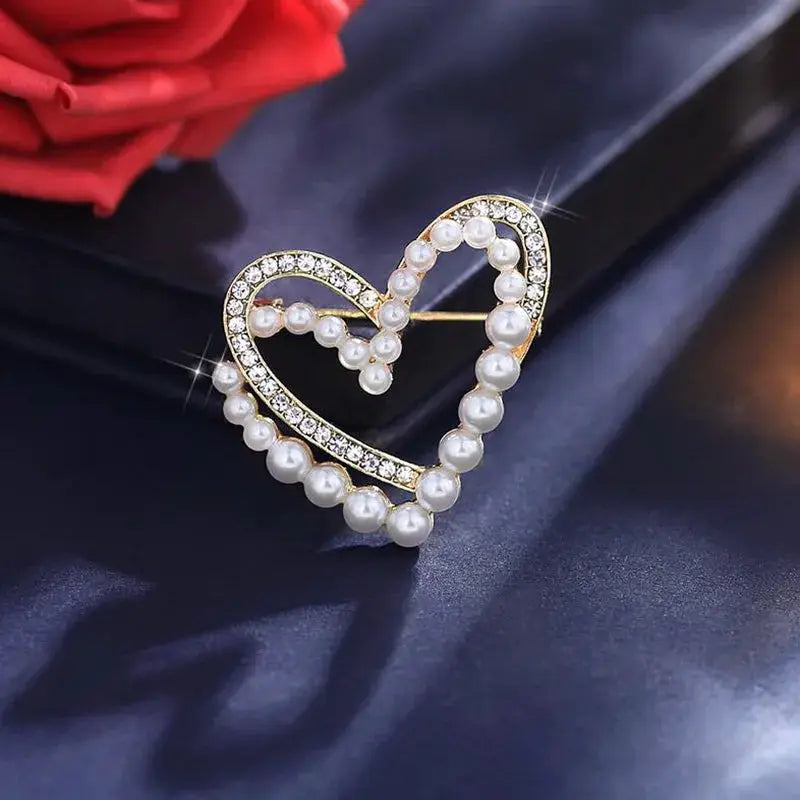Exquisite Love Heart Angel Wings Rhinestone Pearl Brooch For Women Jewelry Pin Sweater Cardigan Buckle