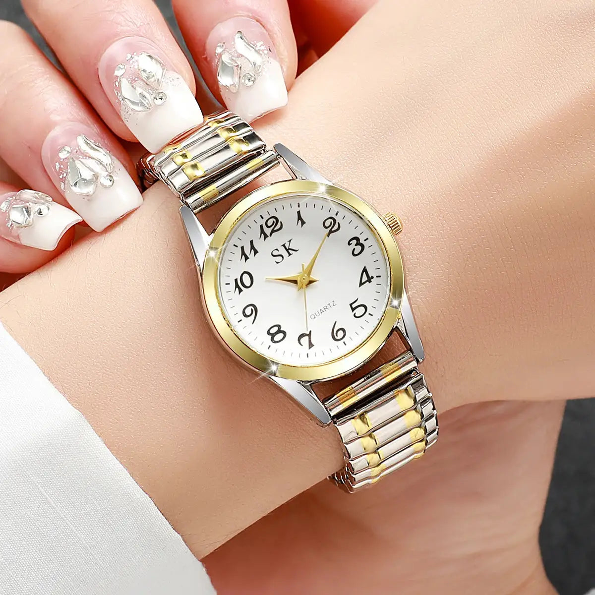 AuroraTime Elegant Small Dial Women Watch 28mm Quartz Movement With Elastic Strap For Everyday Wear