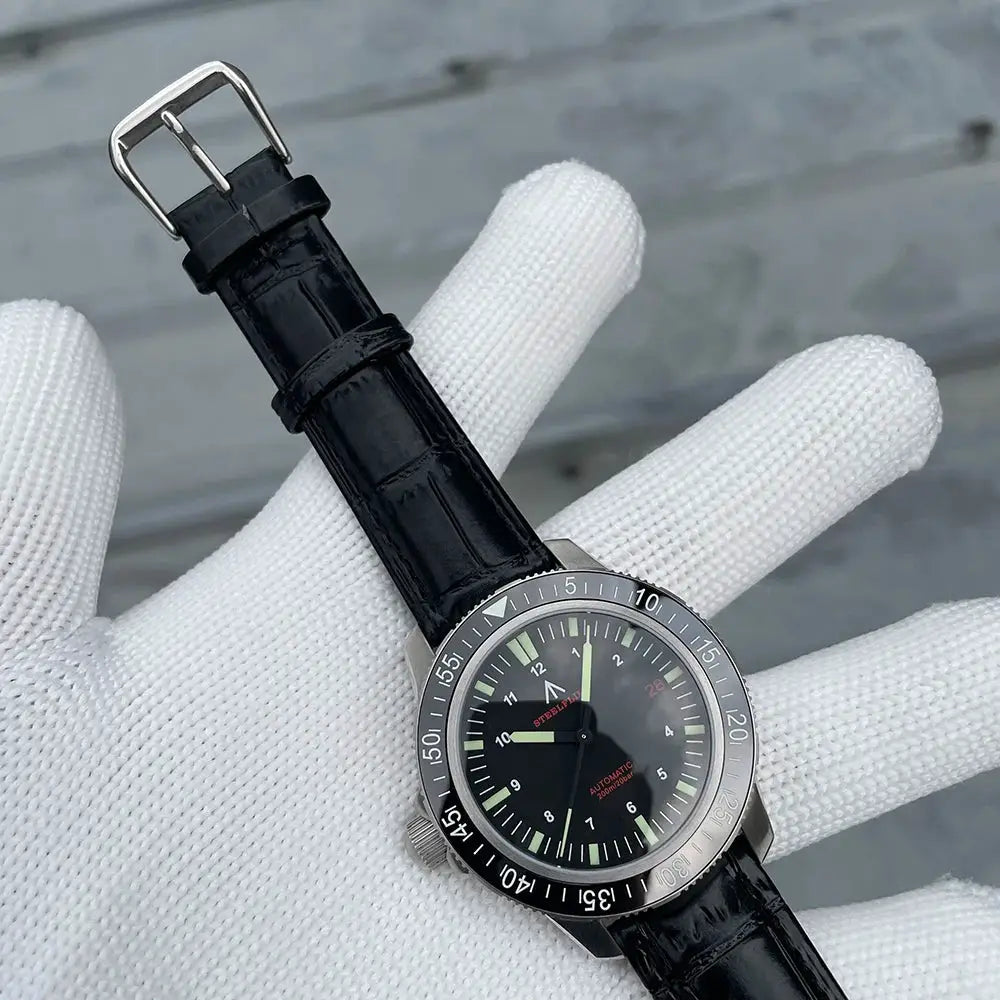 STEELFLIER SF783 NH35 automatic dive watch, black dial with luminous indices, ceramic bezel, black leather strap