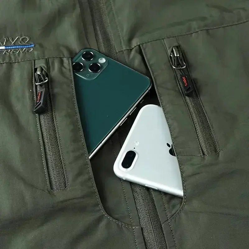 Sleeveless cargo vest olive green by Simples Market with front zip pockets; holds 2 smartphones.