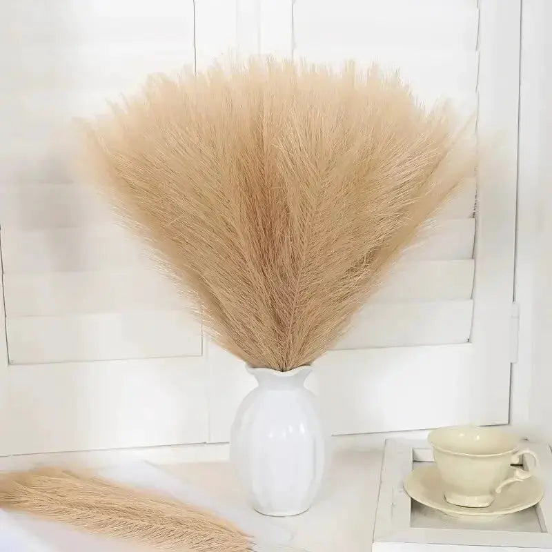 Five Pieces 42cm Artificial Pampas Grass Plumes For Wedding Props And Boho Home Decoration