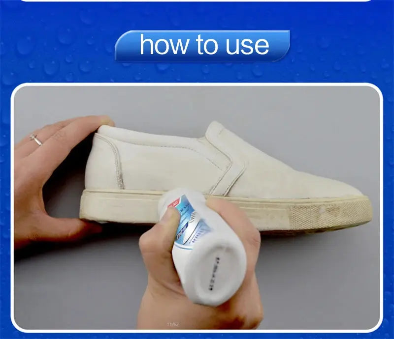 iawesome white shoe cleaner by Simples Market for leather shoes and sneakers; applying cleanser to a white sneaker