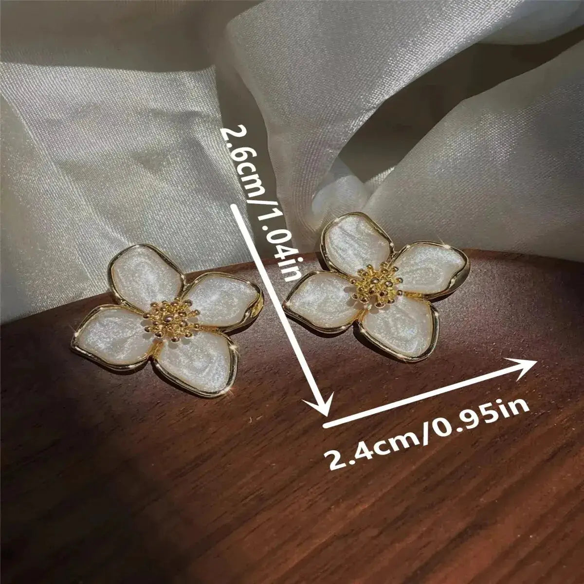 Gold Tone Metal Flower Shape Stud Earrings With Green Epoxy And Milky White Enamel Ins Fashion Jewelry