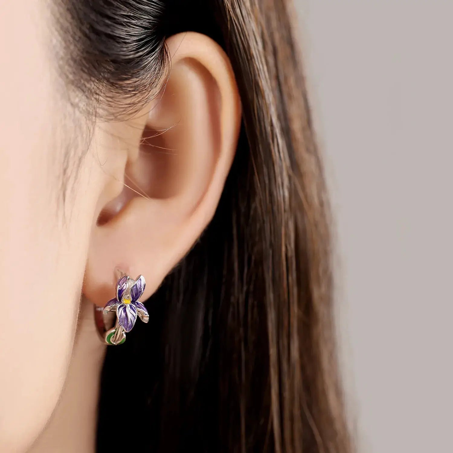 Simples Market 925 Sterling Silver purple iris flower earring with green accent bead