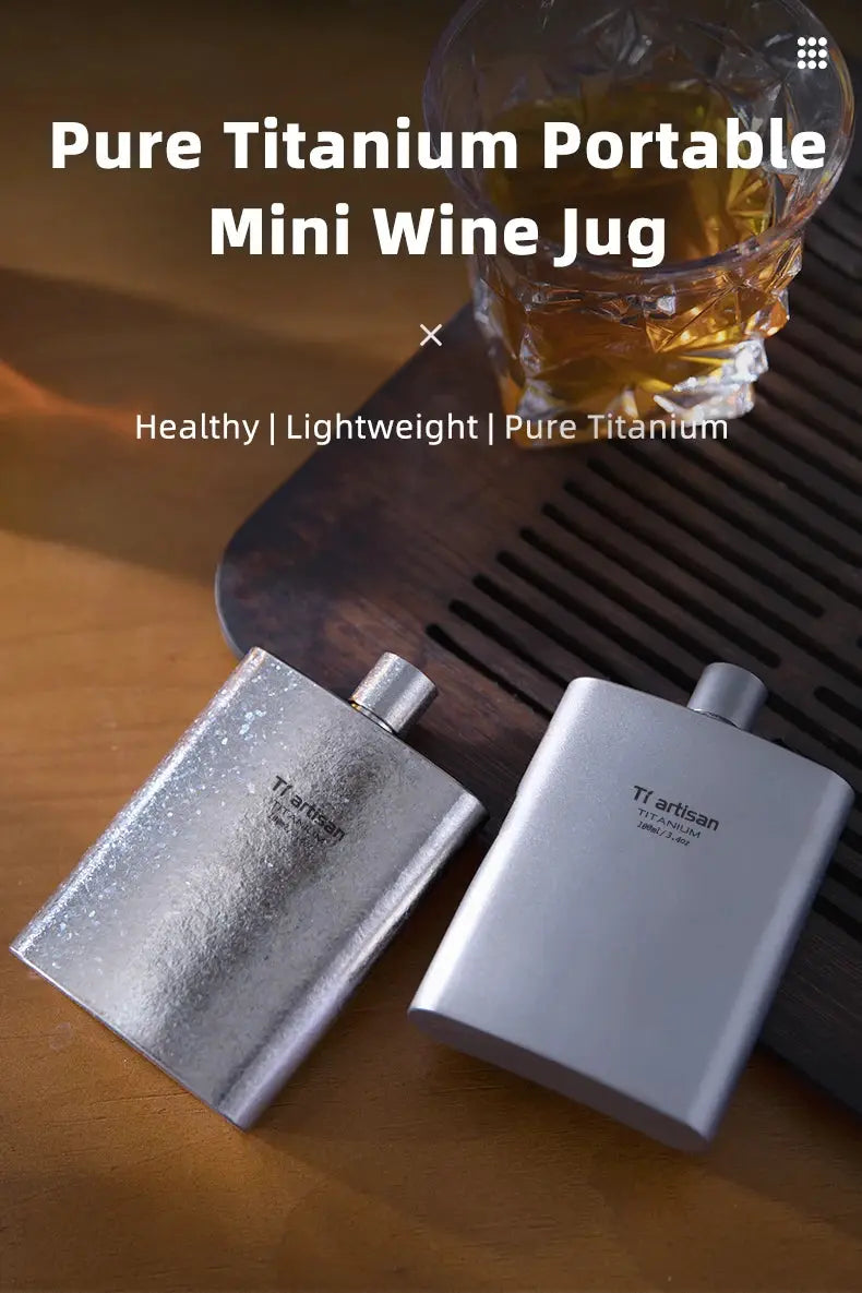 Tiartisan titanium hip flasks, 100ml, two-pack in brushed silver and matte silver by Simples Market