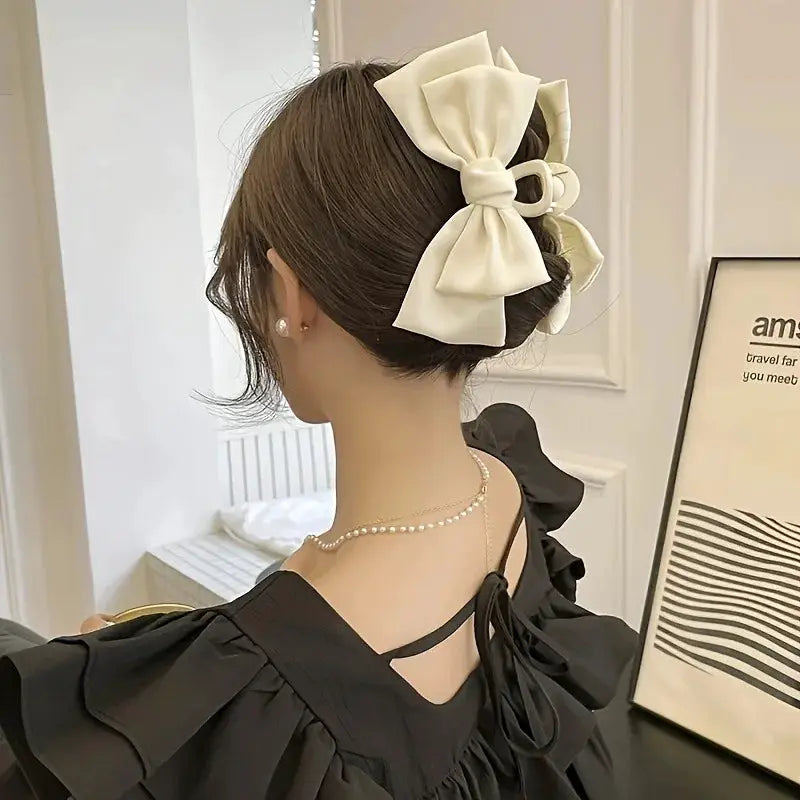 LuxeLocks Super Large Bowknot Grip Clip High End Hair Accessory For Women With Secure Hold And Fashionable Style
