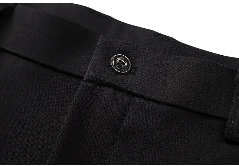 Simples Market New Classic Fit men's stretch Bermuda shorts, black quick-dry fabric with button waist closure.