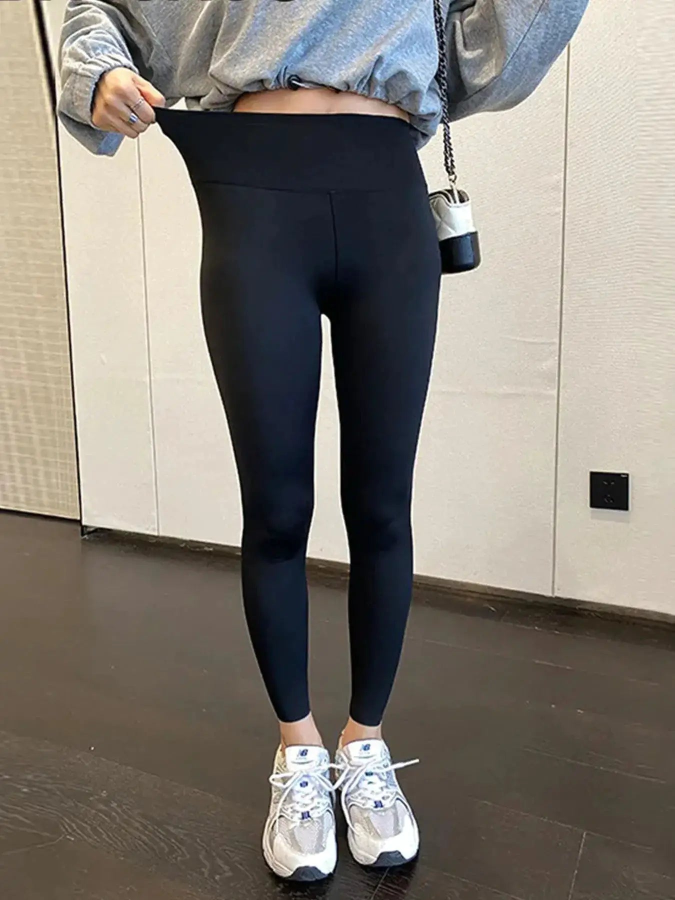 Simples Market Shark Leggings for women, black high-waist elastic athletic tights