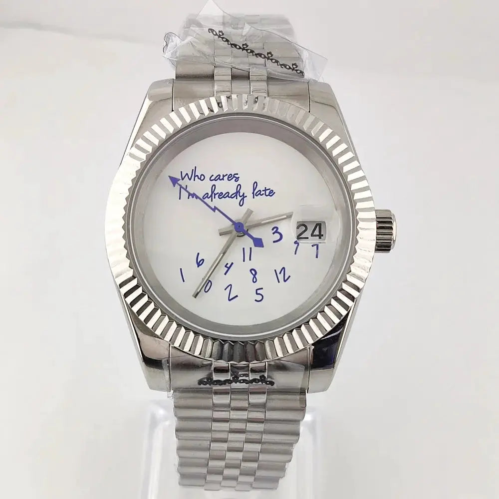Watch: Simples Market NH35 stainless steel bracelet, white dial with blue script, sapphire crystal, date indicator.