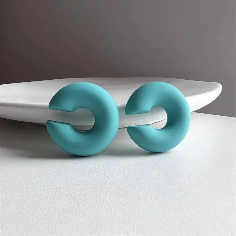 ClipCharm Simple Round Circle Clip Earrings For Women No Piercing C Shape Acrylic Lightweight Colorful Ear Cuffs