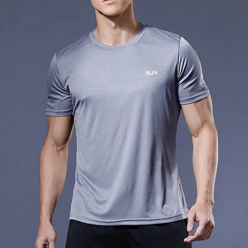 Men's gray quick-dry running T-shirt with RUN logo on chest