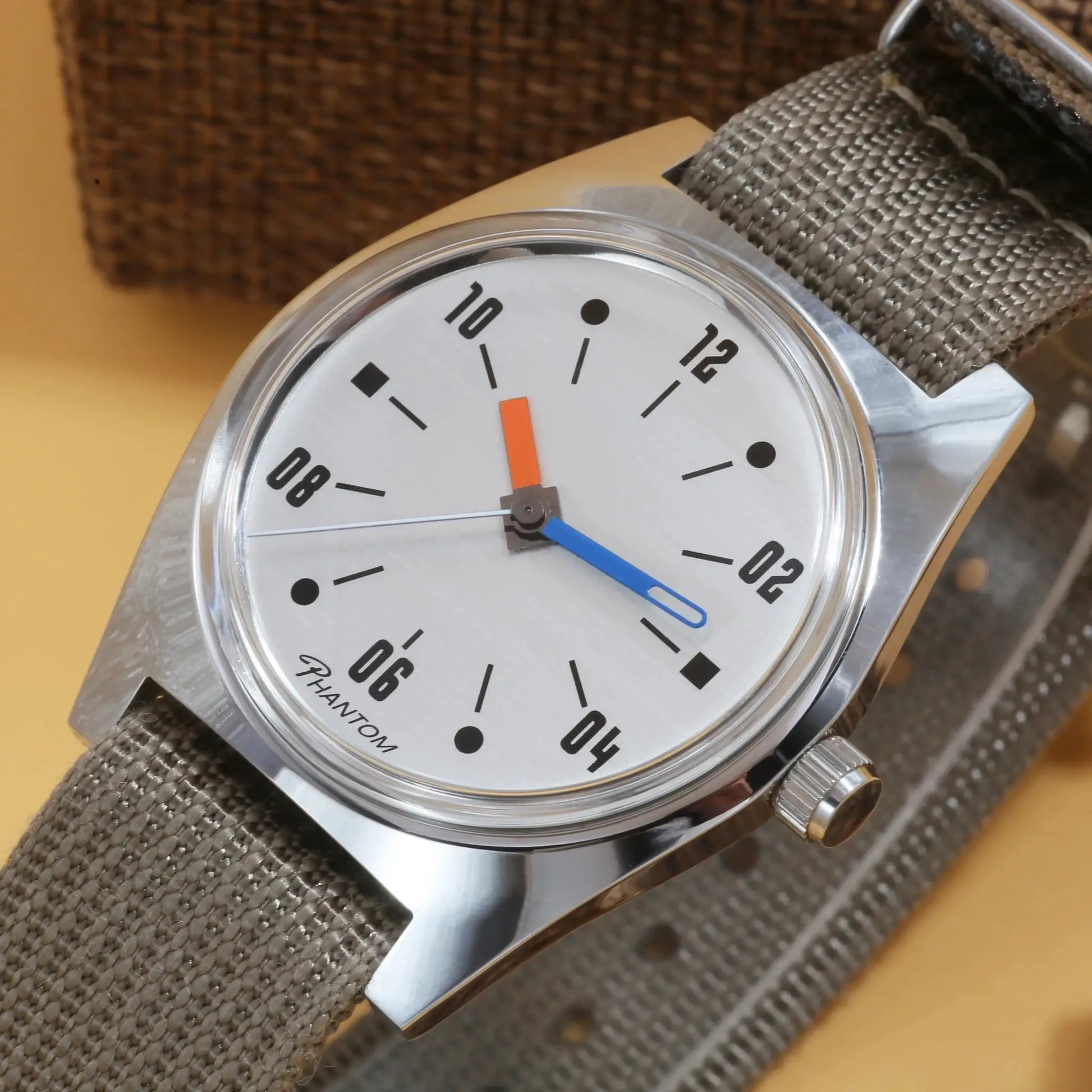 Simples Market 7120 hand-wind mechanical watch for men, white dial with orange second hand, gray fabric strap