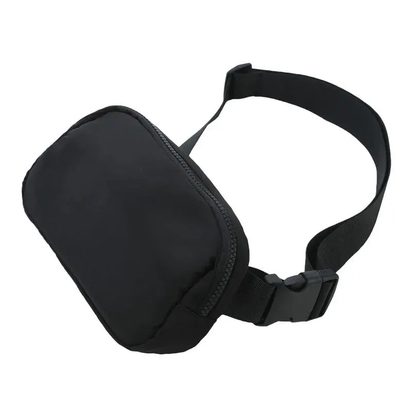 Waist bag fanny pack in black with zipper closure and adjustable strap, Simples Market.