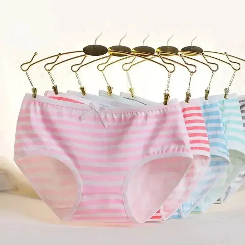 Kawaii Lolita girls' striped panties set, pastel pink/white/blue with bows, 6-pack by Simples Market.