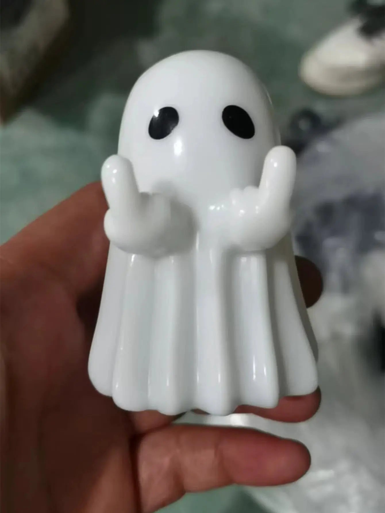 Middle Finger Cute Ghost Statue Halloween Home Decor Small Scary Ghost Figurines Coffee Table Centerpiece Shelf