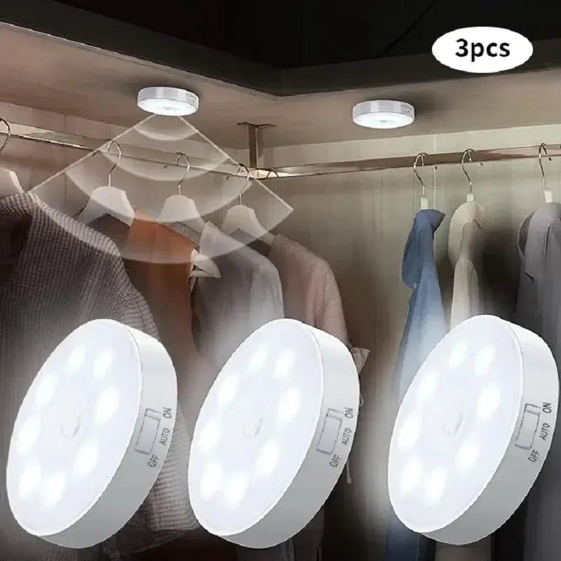 Simples Market 3-piece LED motion sensor night lights, circular white USB rechargeable, for closets and cabinets.