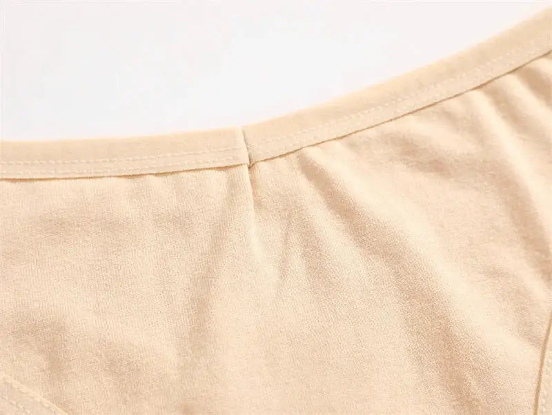 Women's cotton seamless low-rise panties beige, V-waist, Simples Market.