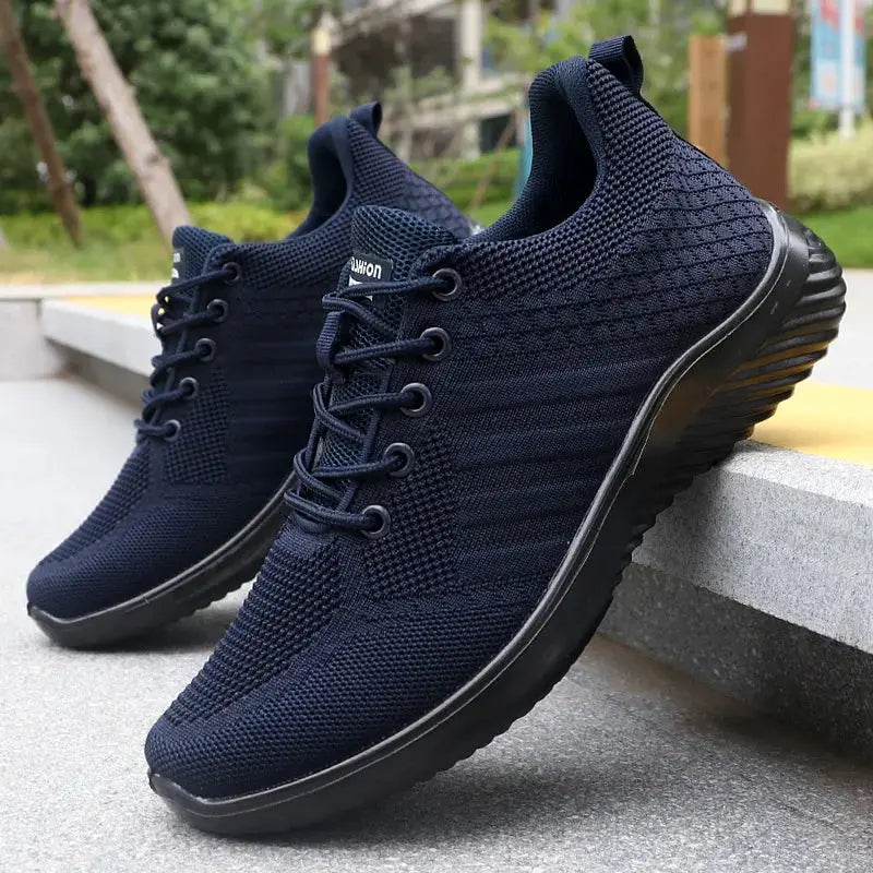 Simples Market men's navy knit casual sneakers with breathable mesh upper and black sole, two shoes