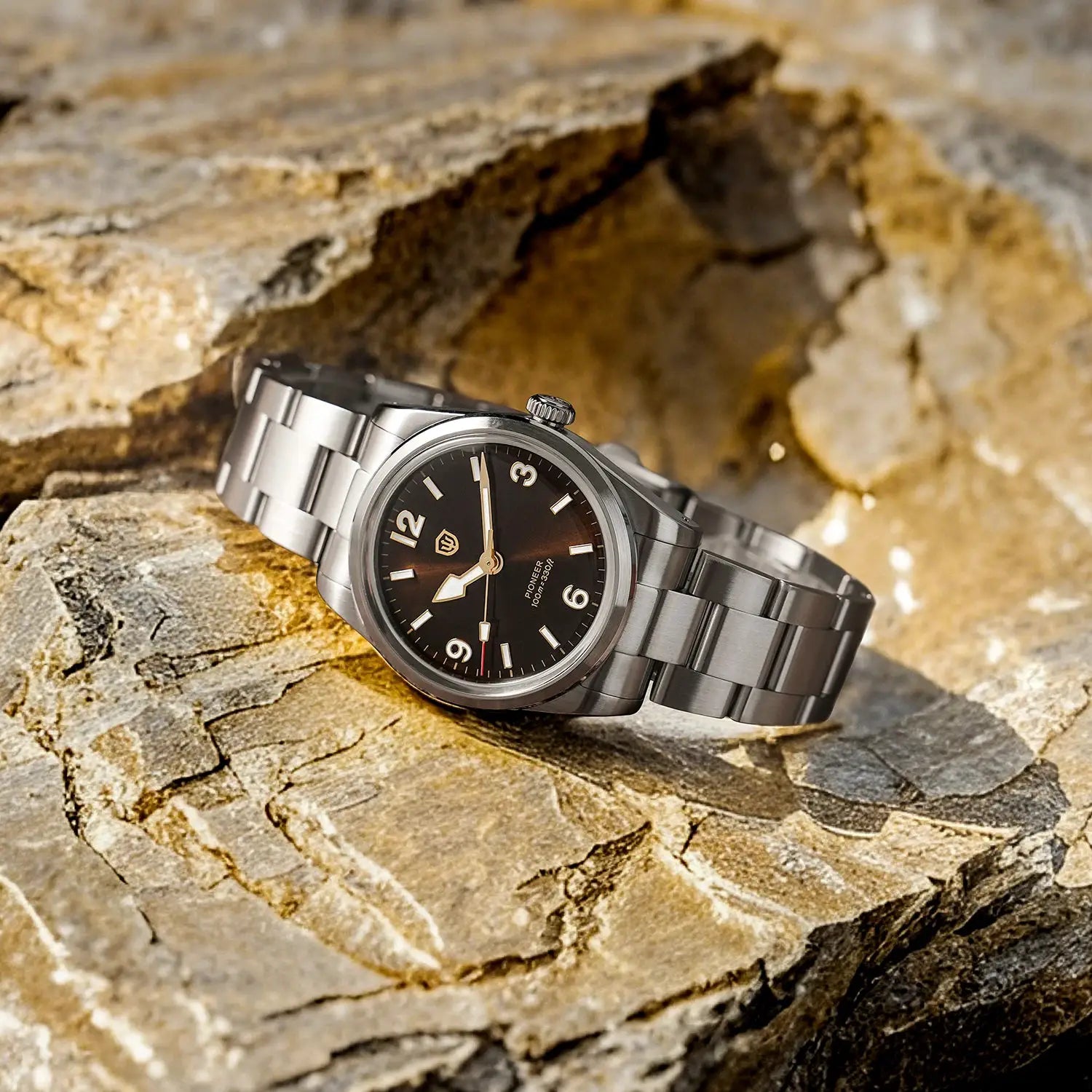 Watchdives WD1960S V2 stainless steel wristwatch with black dial and sapphire crystal