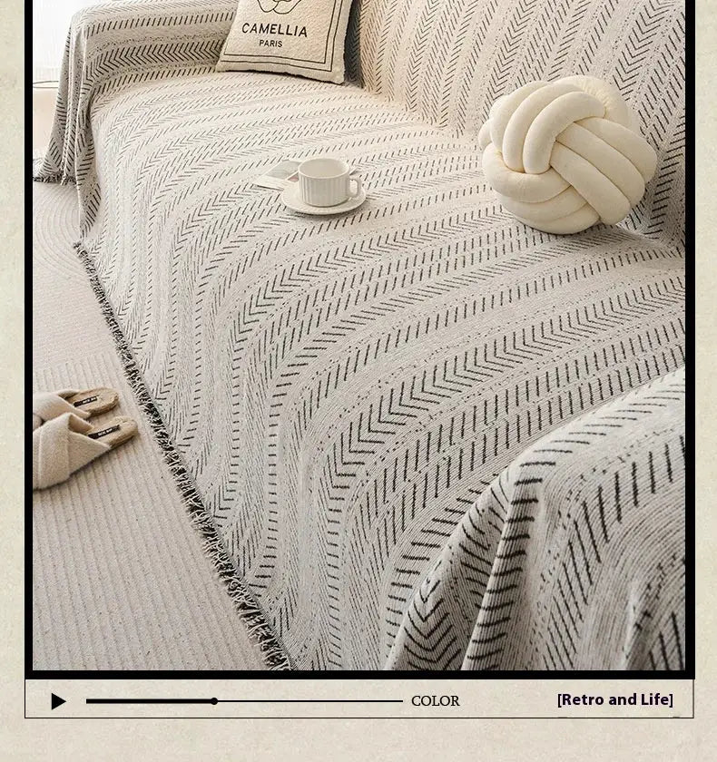 Sofa cover for 3-seater in beige with a fishbone knit pattern, anti-scratch and stain-resistant