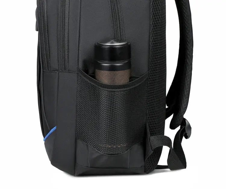 Backpack, black with side mesh water bottle pocket, large-capacity for travel and commuting