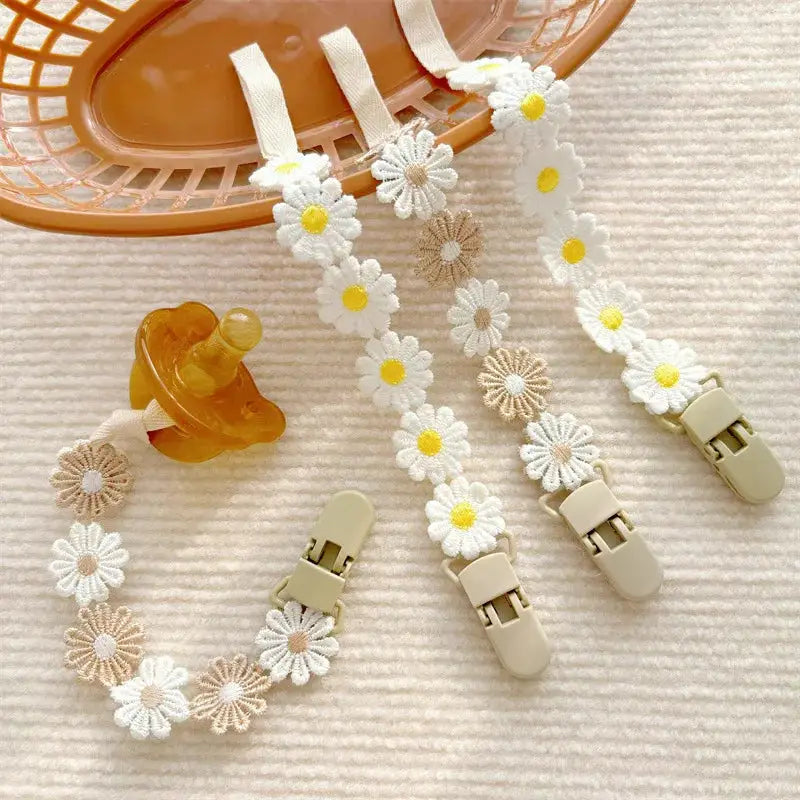 Little Daisy Baby Pacifier Clips and Chain Nipple Holder For Toddlers Girls Baby Shower Gift Baby Accessories