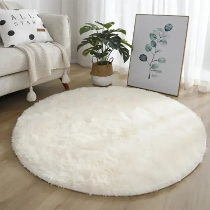 Round rug mat, white plush with thick fluffy pile for living room and bedroom decor.