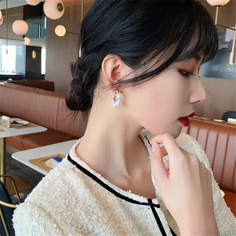 Gold color imitation pearl C-shaped drop earrings for women, luxury bridal jewelry, Simples Market, 1 pair