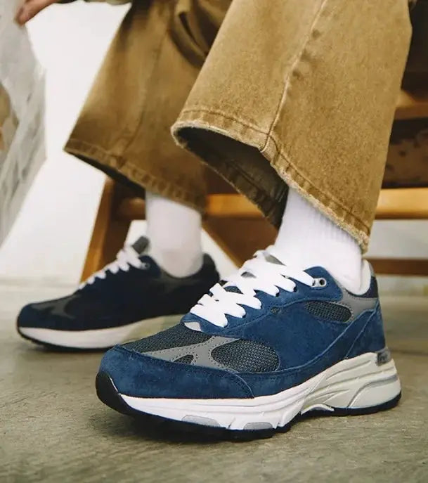 Mesh running sneakers, blue, breathable casual retro style with white laces.
