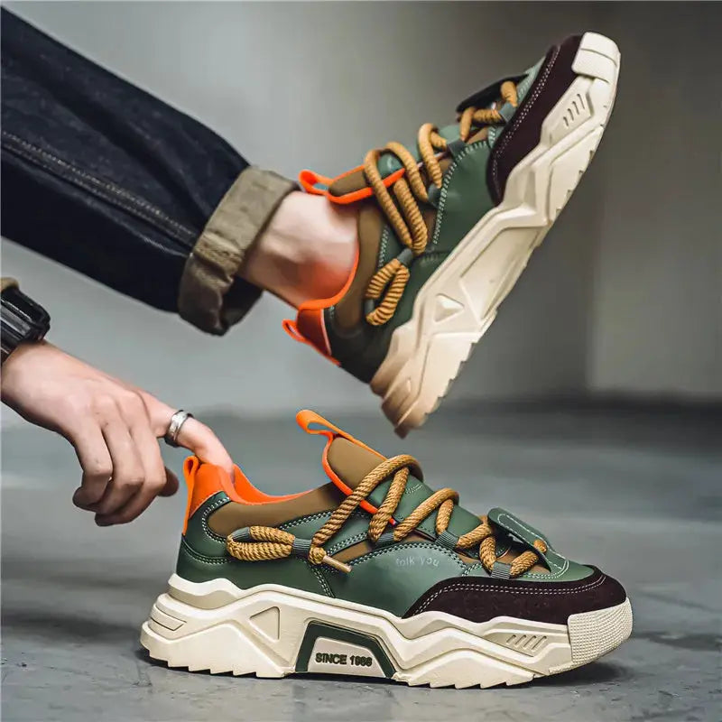 Simples Market men's casual sports shoes, a pair of green sneakers with orange accents, durable and comfortable