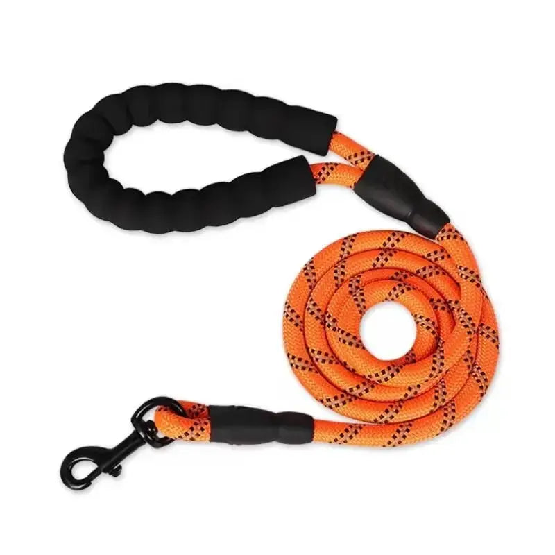 Strong Durable Reflective Nylon Dog Leash For Small Medium And Large Dogs Heavy Duty Tow Safe Walk
