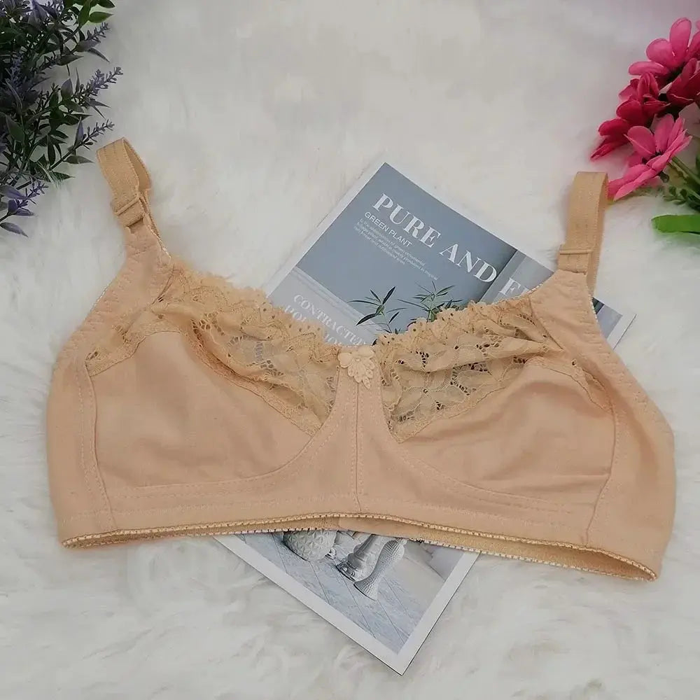 Wire-free unlined bra in nude beige with lace trim and wide straps from Simples Market