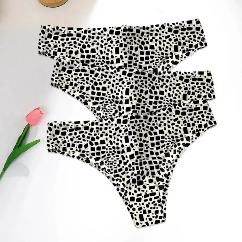 Simples Market WarmSteps 3Pcs set women's thong underwear in black-and-white ice-silk seamless printed fabric