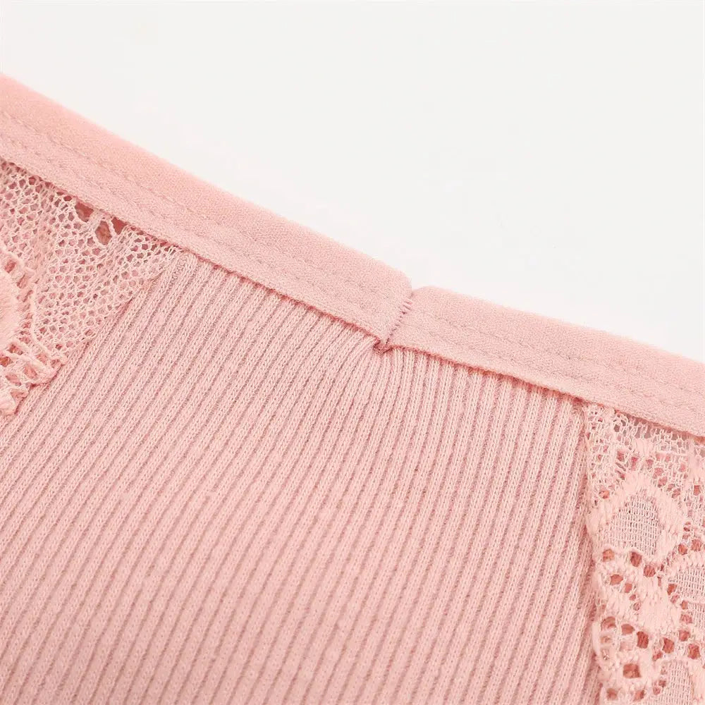 Pink women's cotton lace panties with ribbed knit body and lace side panels, Simples Market