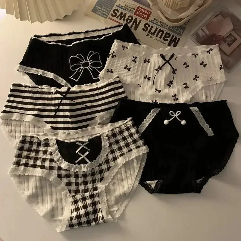 Cotton seamless panties set for women, 5-pack with lace trim and bow accents in black, white, stripes and gingham.