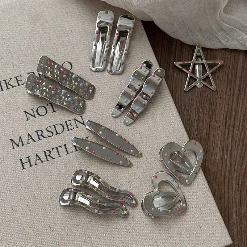 Silvery Y2K Metal Duckbill Hair Clip For Side Bangs And Everyday Glamour Retro Inspired Fashion Accessory For Women