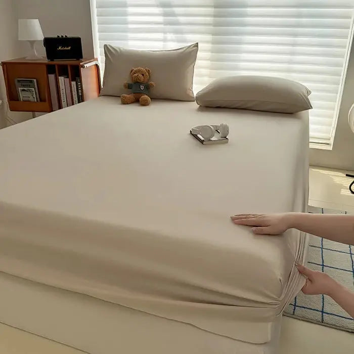 Simples Market washed fitted sheet with elastic bands in cream for various bed sizes