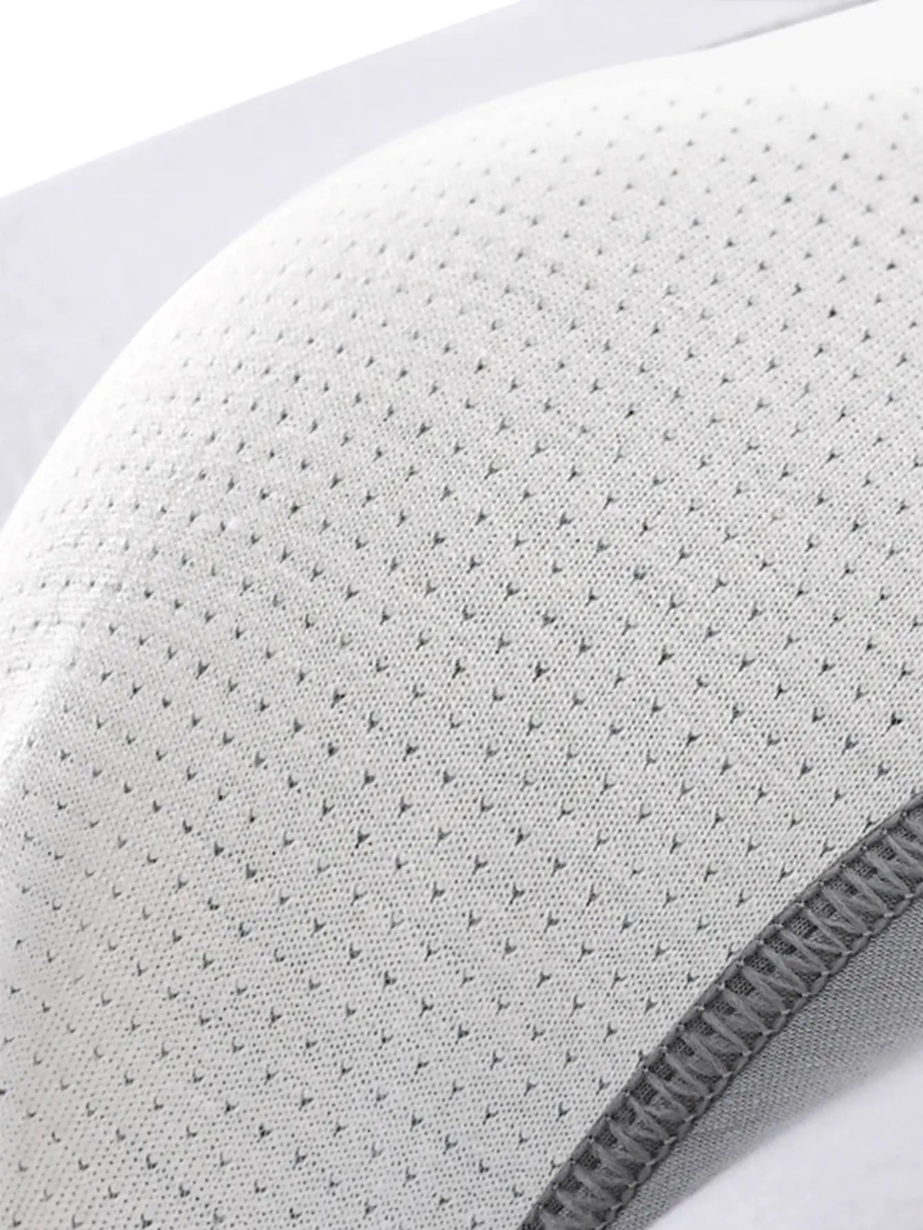 Men's underwear 4-pack by Simples Market; close-up of soft breathable dotted fabric with gray elastic waistband.