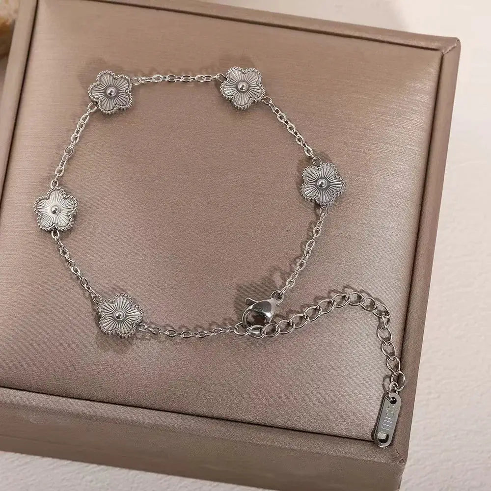S15 Fashion Five Flower Stainless Steel Bracelet For Women Color Plated Jewelry With Lobster Clasp Wholesale