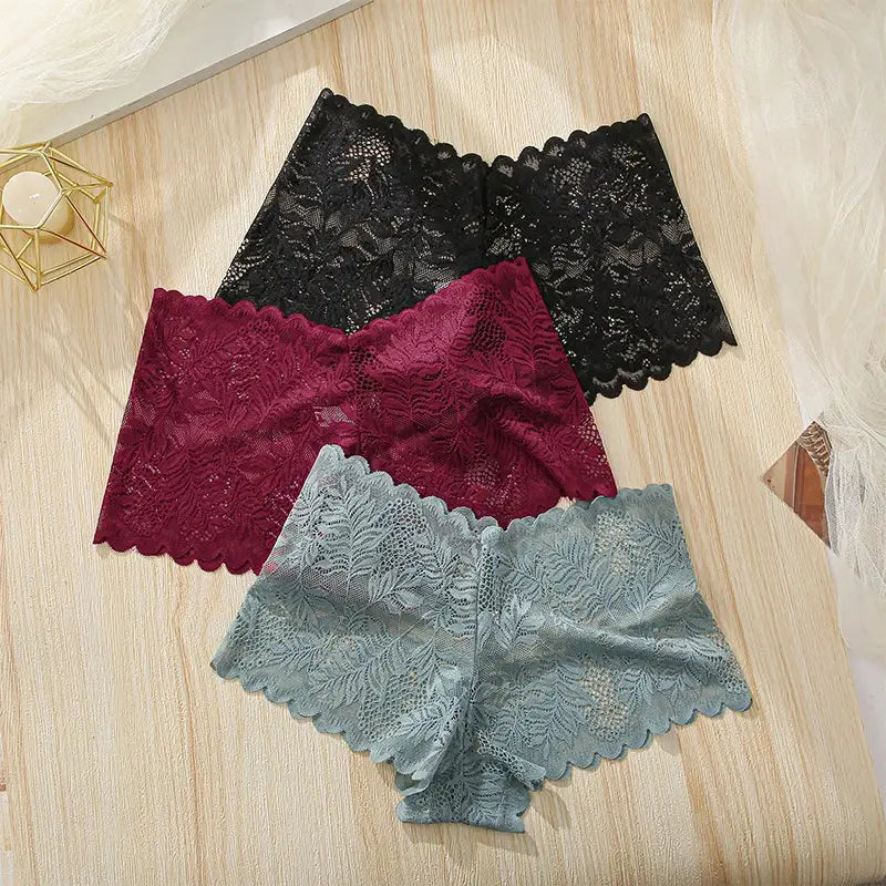 3-pack lace panties in black, burgundy and blue-gray with floral-edged, seamless underwear