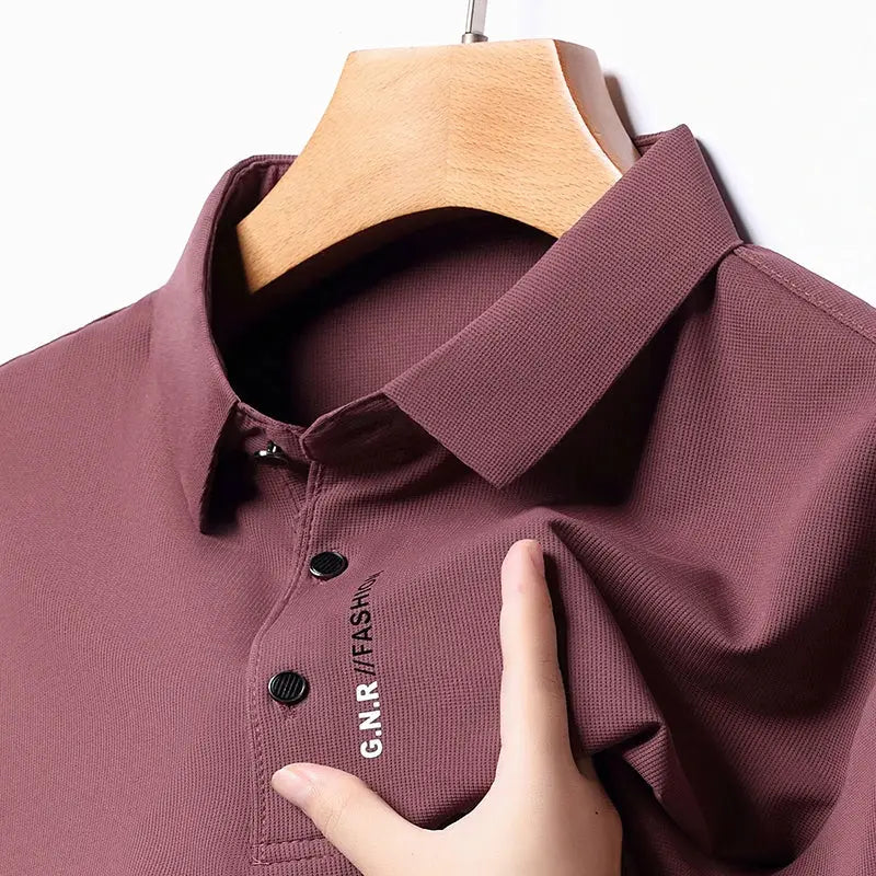 Men's burgundy polo shirt by Simples Market; breathable short-sleeve top.