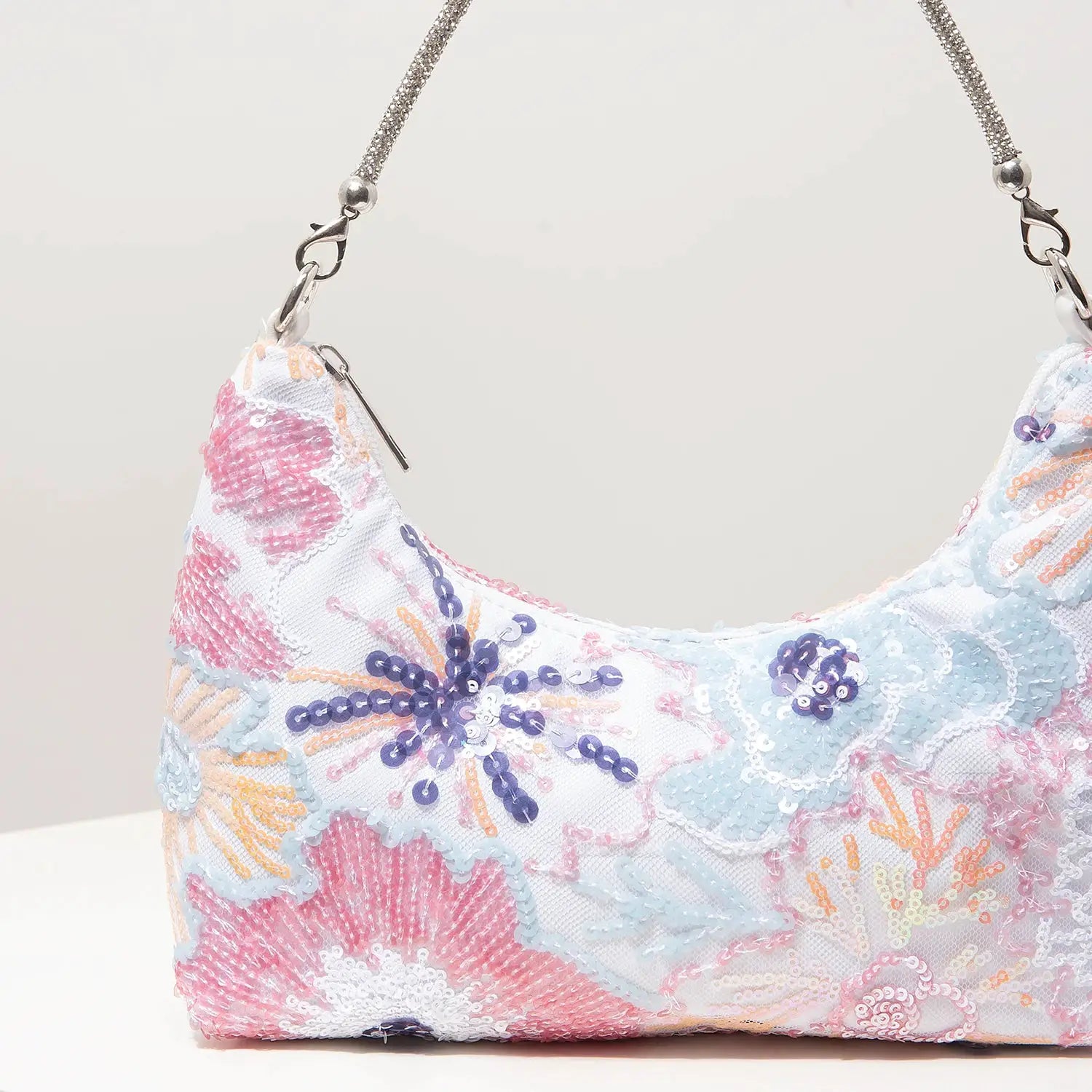 Shoulder bag with pastel floral sequin embroidery and silver chain strap Simples Market