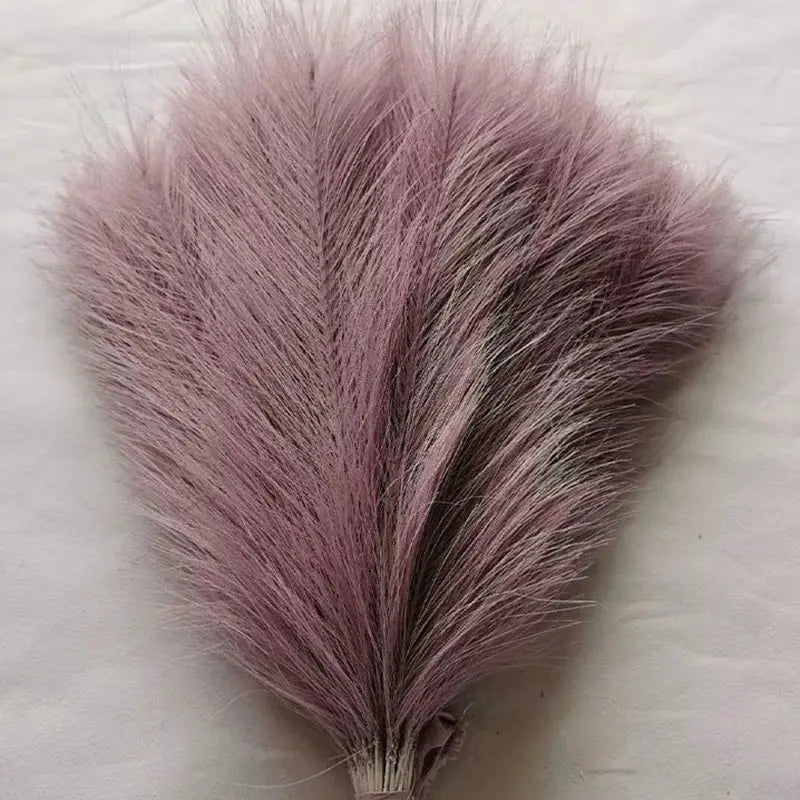 Five Pieces 42cm Artificial Pampas Grass Plumes For Wedding Props And Boho Home Decoration