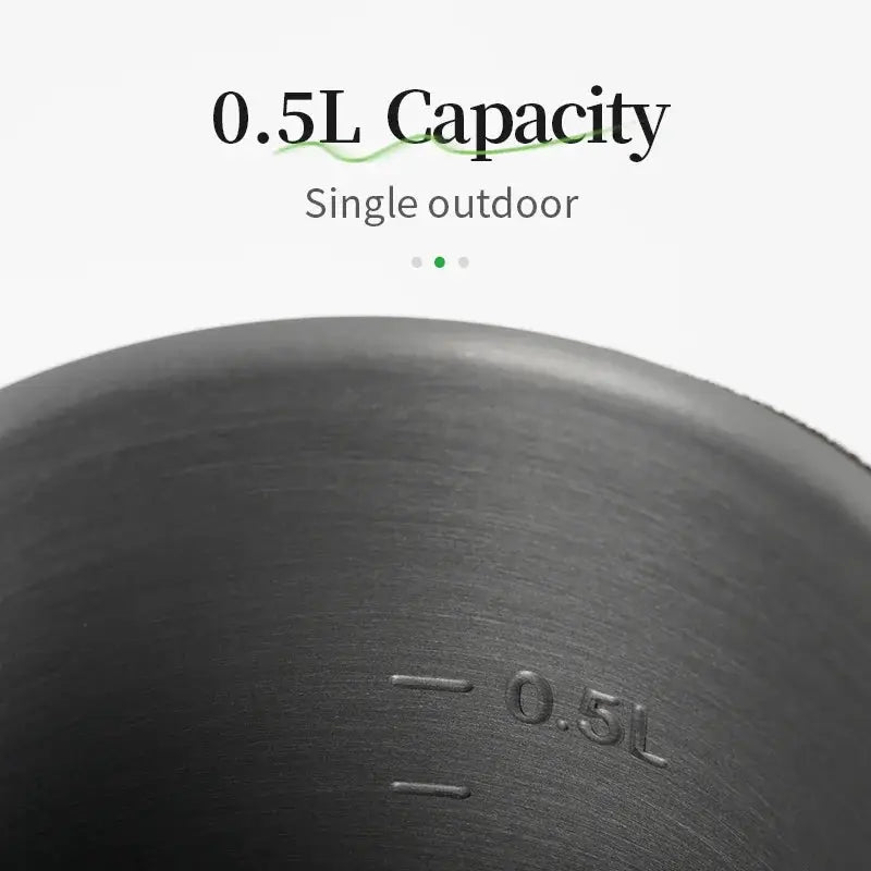 BRS-61 camping pot by Simples Market, 0.5L capacity, dark metal interior with embossed 0.5L mark.