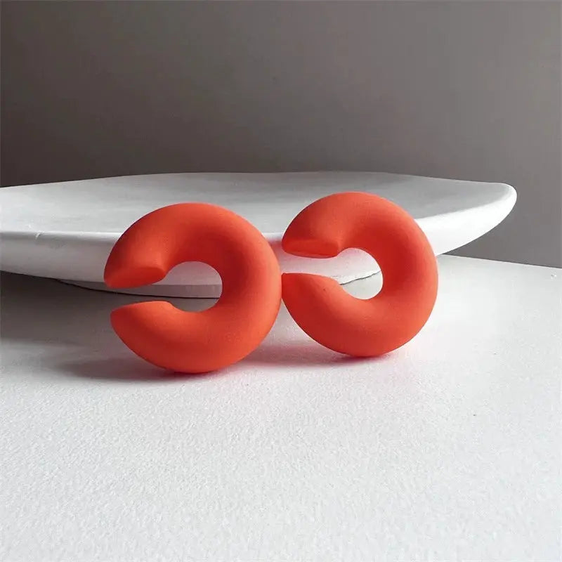 ClipCharm Simple Round Circle Clip Earrings For Women No Piercing C Shape Acrylic Lightweight Colorful Ear Cuffs